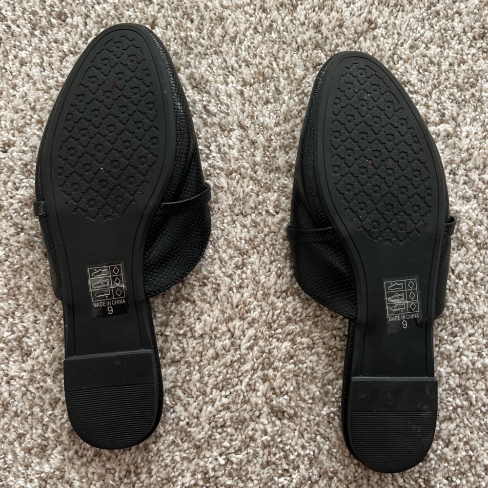 Black slides - Picture 2 of 2